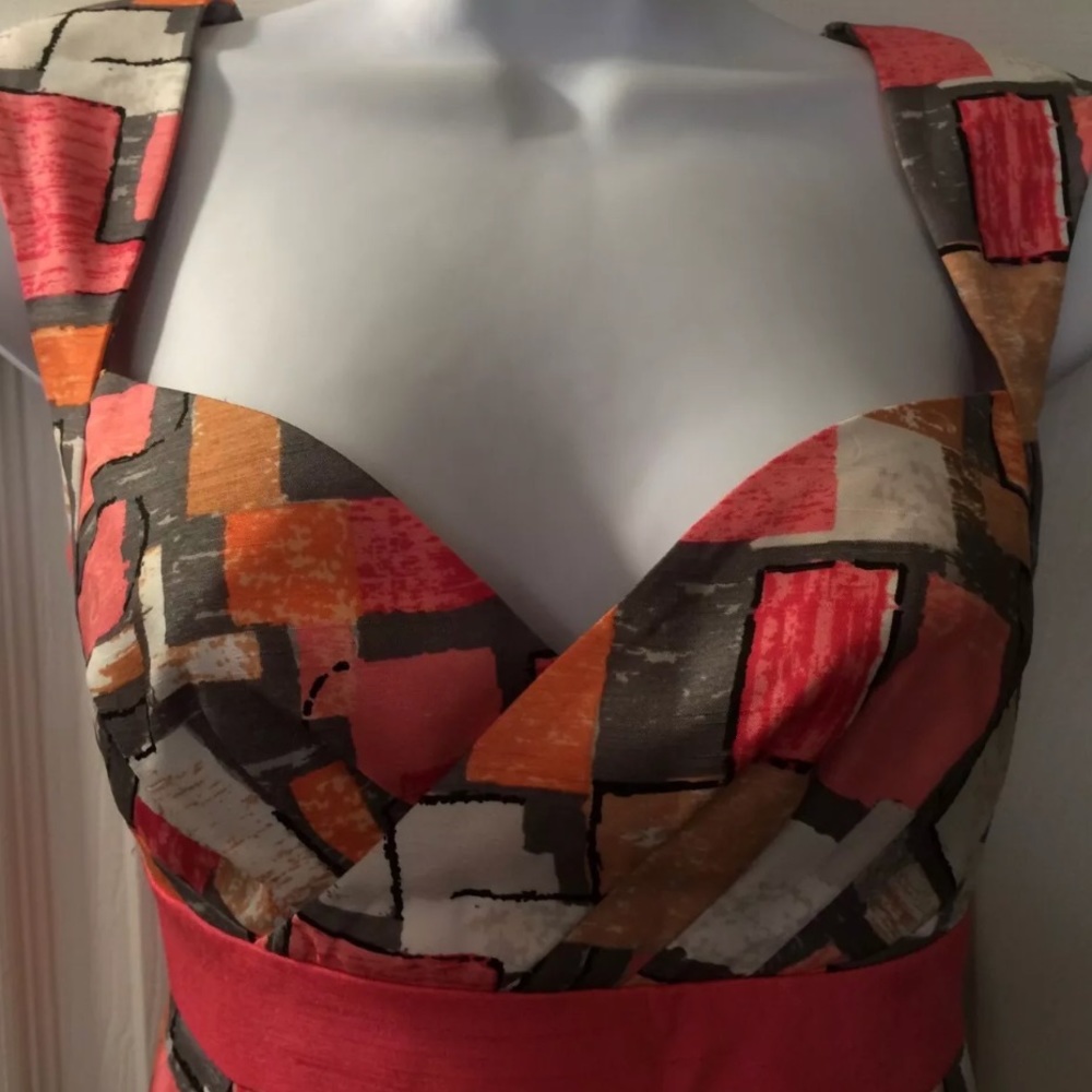 New JESSICA SIMPSON Geo Print Dress Coral Gray Sweetheart Neckline Pink Pin Up - Picture 4 of 8